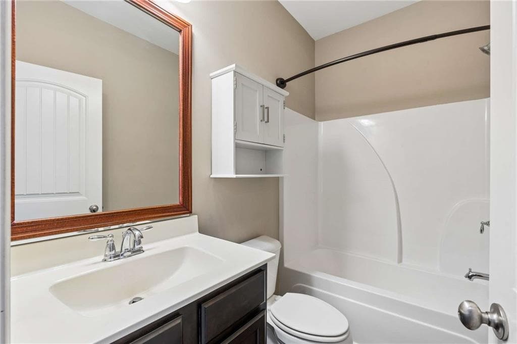 5 bedroom, 5 bathroom, 4,998 sq ft single family residence for sale at 1239 Side Step Trace, Lawrenceville, GA 30045 — photo 10