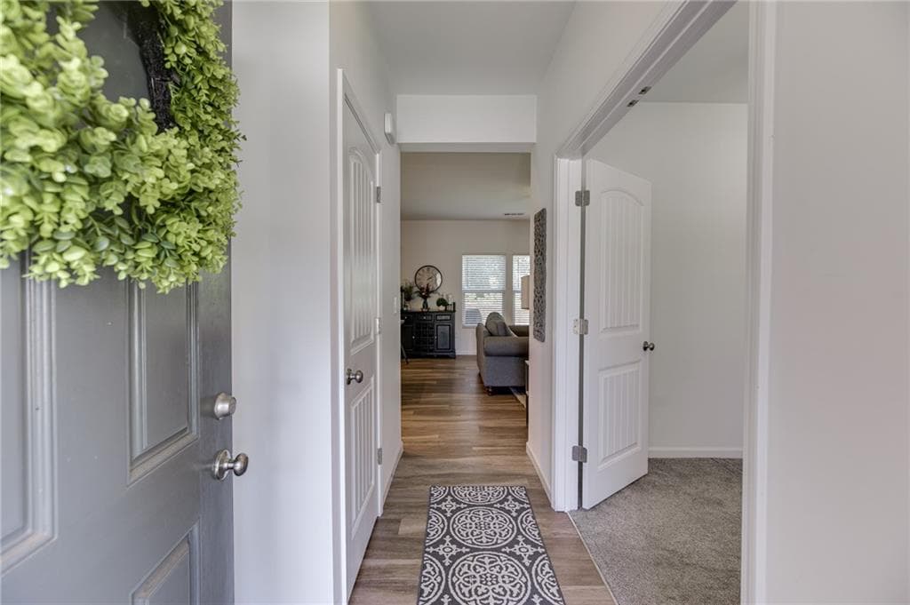 4 bedroom, 3 bathroom, 1,856 sq ft single family residence under contract at 4791 Bramblewood Circle, Sugar Hill, GA 30518 — photo 4