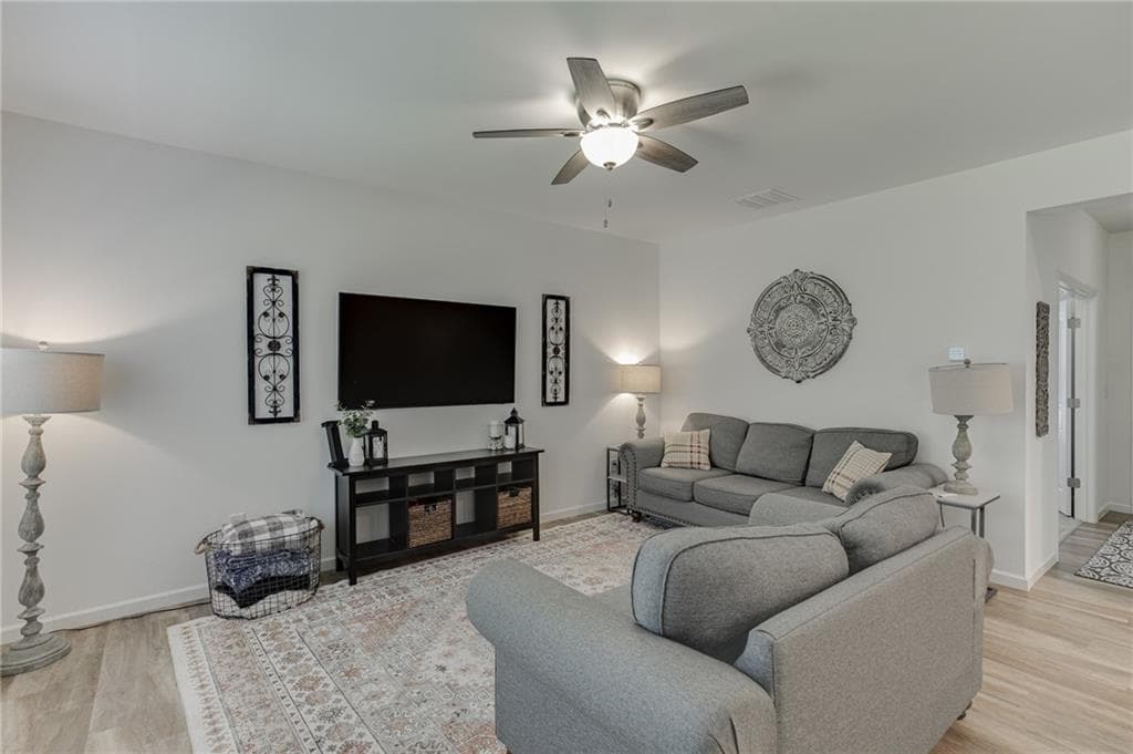 4 bedroom, 3 bathroom, 1,856 sq ft single family residence under contract at 4791 Bramblewood Circle, Sugar Hill, GA 30518 — photo 10