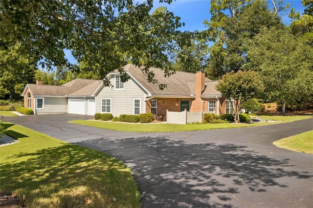 3 bedroom, 3 bathroom, 1,553 sq ft condominium for sale at 3101 Orchard Ridge Circle, Duluth, GA 30096 — photo 1 of 42