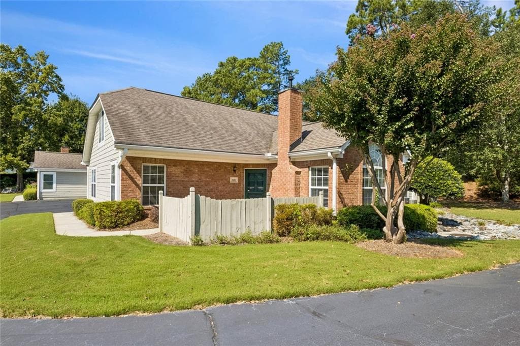 3 bedroom, 3 bathroom, 1,553 sq ft condominium for sale at 3101 Orchard Ridge Circle, Duluth, GA 30096 — photo 4