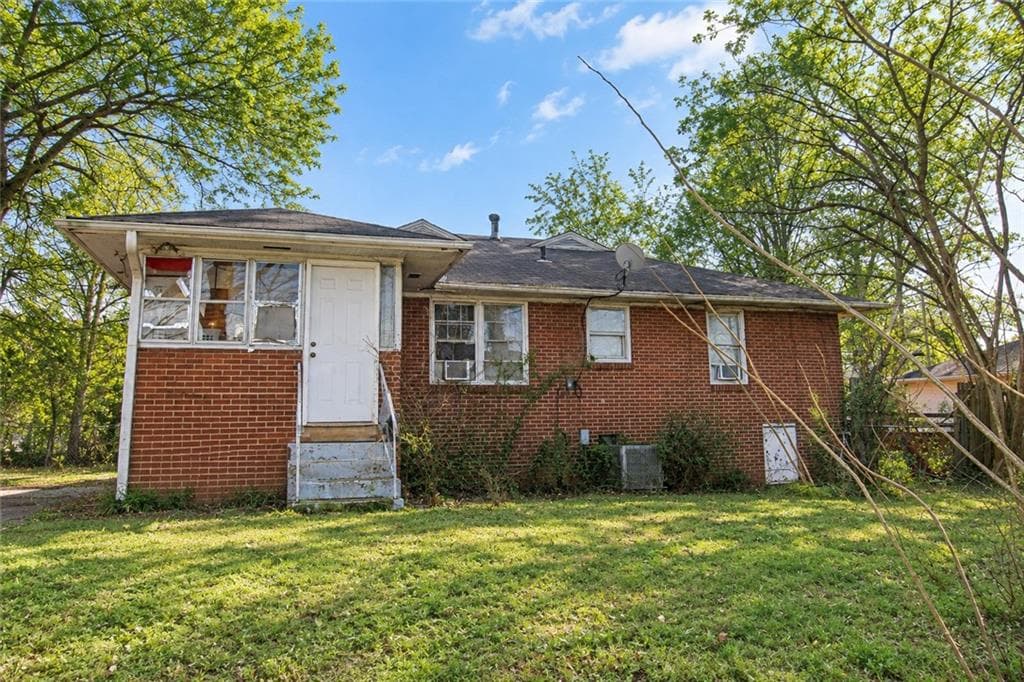 3 bedroom, 1 bathroom, 1,221 sq ft single family residence for sale at 154 Privette Road, Marietta, GA 30008 — photo 6