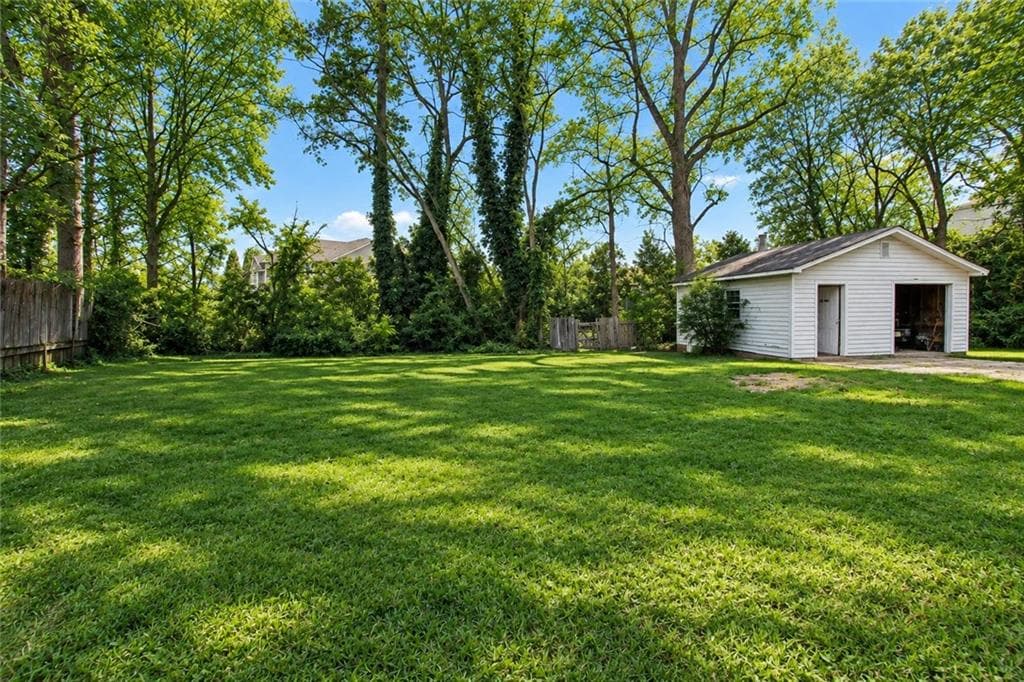 3 bedroom, 1 bathroom, 1,221 sq ft single family residence for sale at 154 Privette Road, Marietta, GA 30008 — photo 7