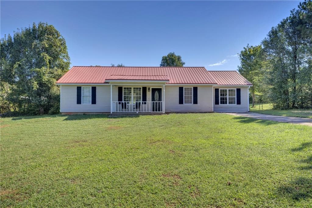 3 bedroom, 2 bathroom, 1,382 sq ft single family residence for sale at 797 S Laney Road, Locust Grove, GA 30248 — photo 9