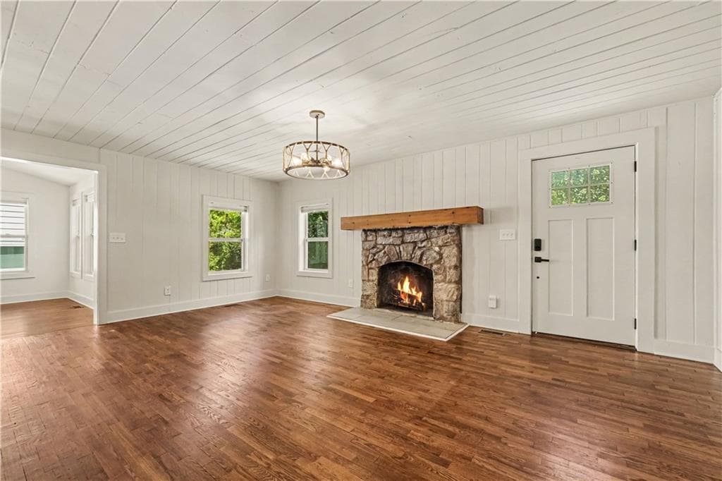 3 bedroom, 2 bathroom, 1,544 sq ft single family residence under contract at 442 Spring Drive, Pine Lake, GA 30072 — photo 4