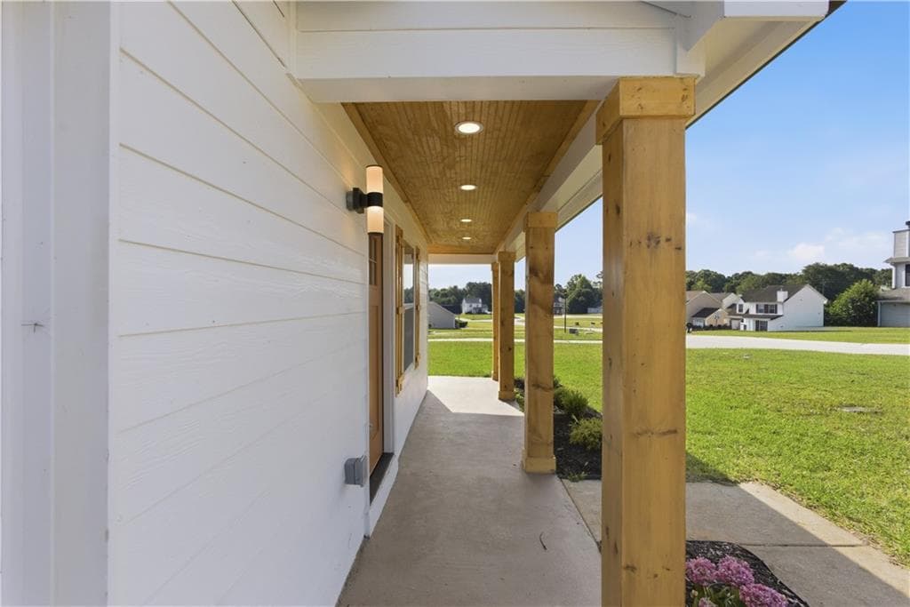 3 bedroom, 3 bathroom, 1,392 sq ft single family residence for sale at 257 Marsh Glen DRIVE Drive, Jonesboro, GA 30238 — photo 7