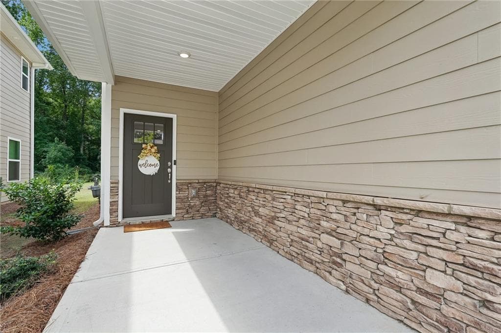 3 bedroom, 3 bathroom, 1,657 sq ft single family residence for sale at 111 Vineyard Walk, Carrollton, GA 30117 — photo 2