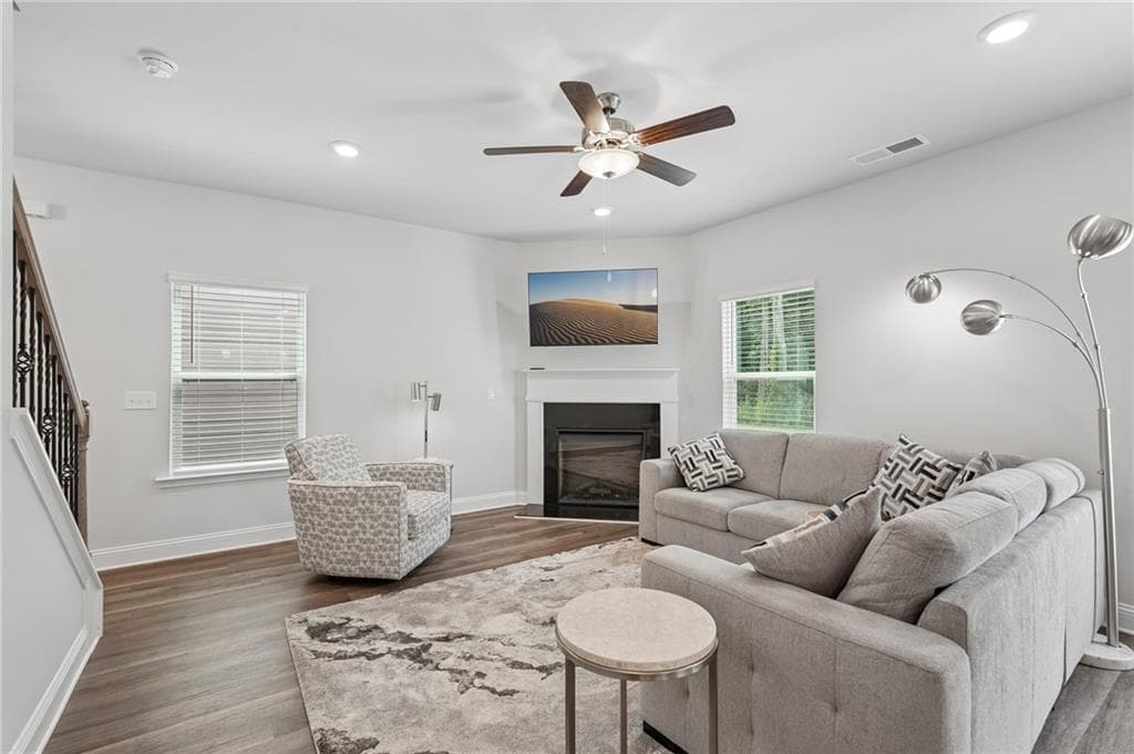 3 bedroom, 3 bathroom, 1,657 sq ft single family residence for sale at 111 Vineyard Walk, Carrollton, GA 30117 — photo 5