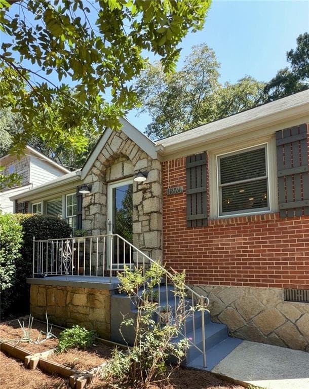 4 bedroom, 2 bathroom, 1,660 sq ft single family residence under contract at 1896 Hooper Street, Decatur, GA 30032