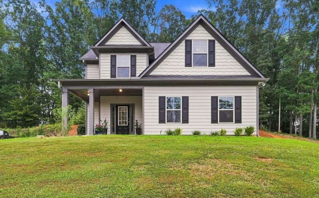 3 bedroom, 3 bathroom, 1,855 sq ft home for sale at 1069 Belmont Park Drive, Commerce, GA