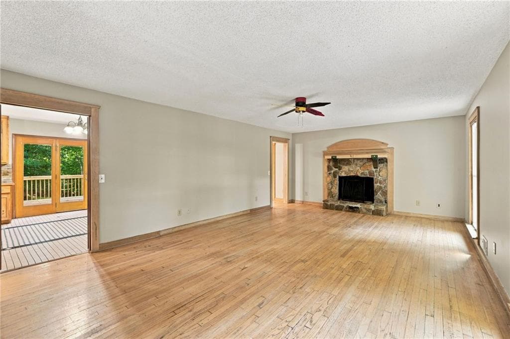 4 bedroom, 4 bathroom, 2,128 sq ft single family residence for sale at 1513 Sandpiper Drive, Woodstock, GA 30189 — photo 3