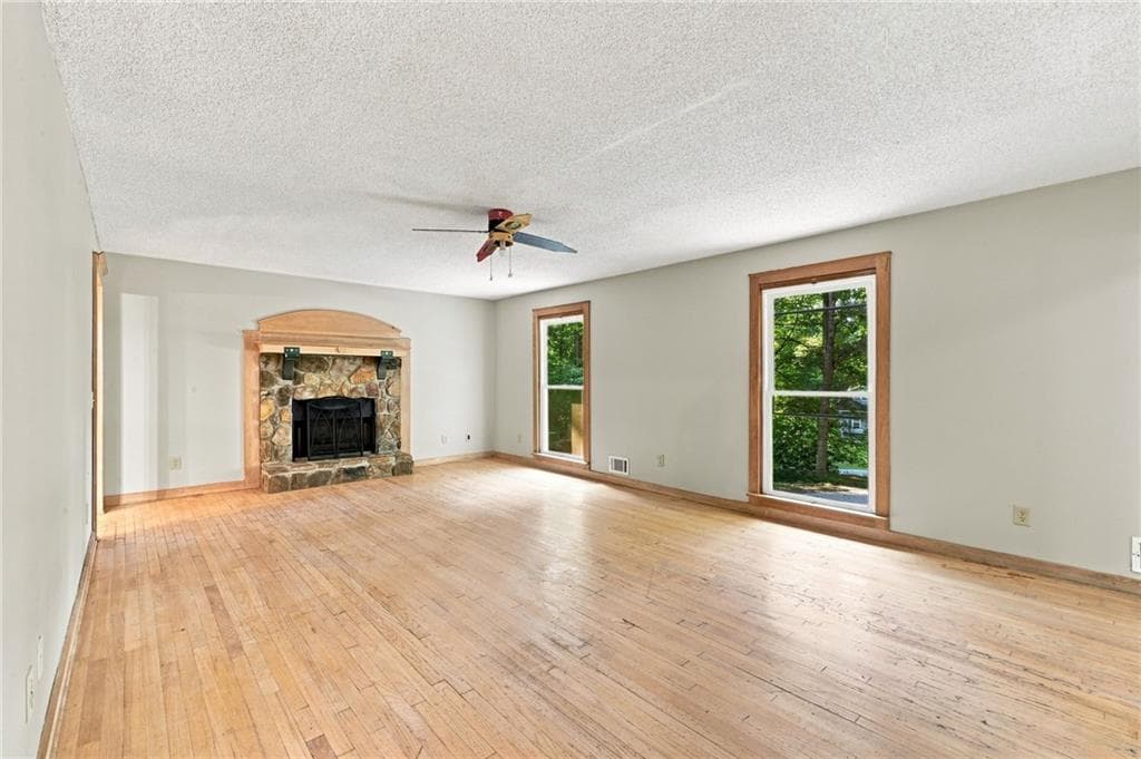 4 bedroom, 4 bathroom, 2,128 sq ft single family residence for sale at 1513 Sandpiper Drive, Woodstock, GA 30189 — photo 5
