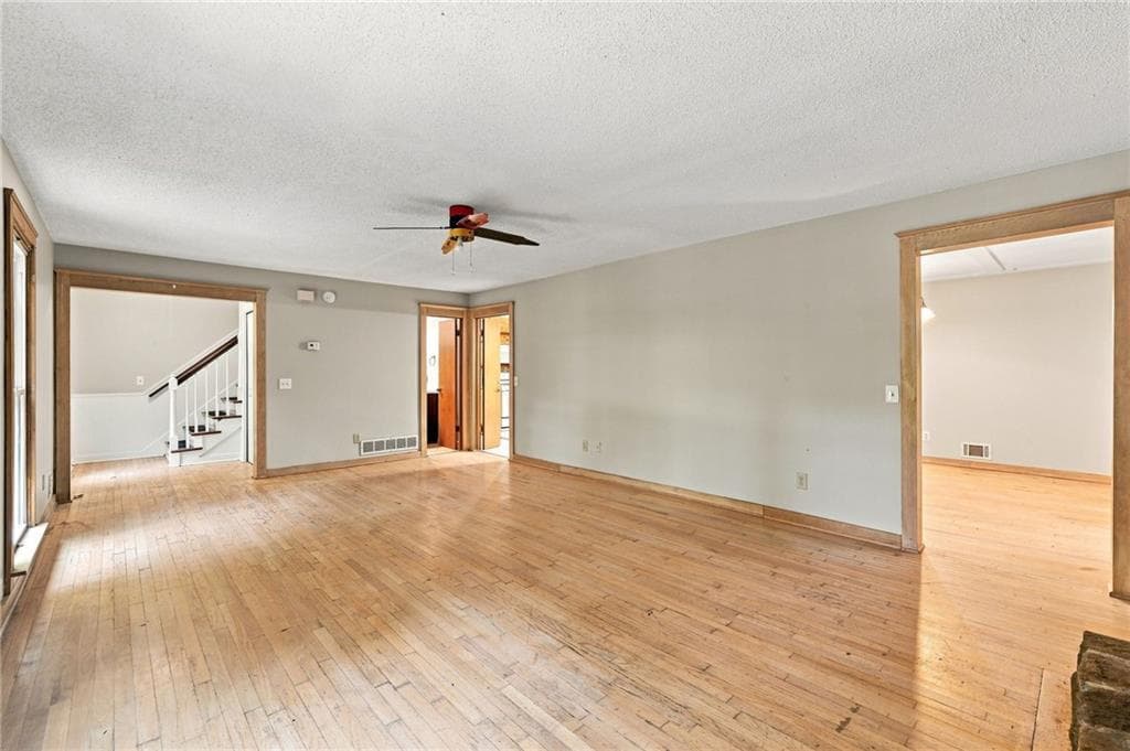 4 bedroom, 4 bathroom, 2,128 sq ft single family residence for sale at 1513 Sandpiper Drive, Woodstock, GA 30189 — photo 6
