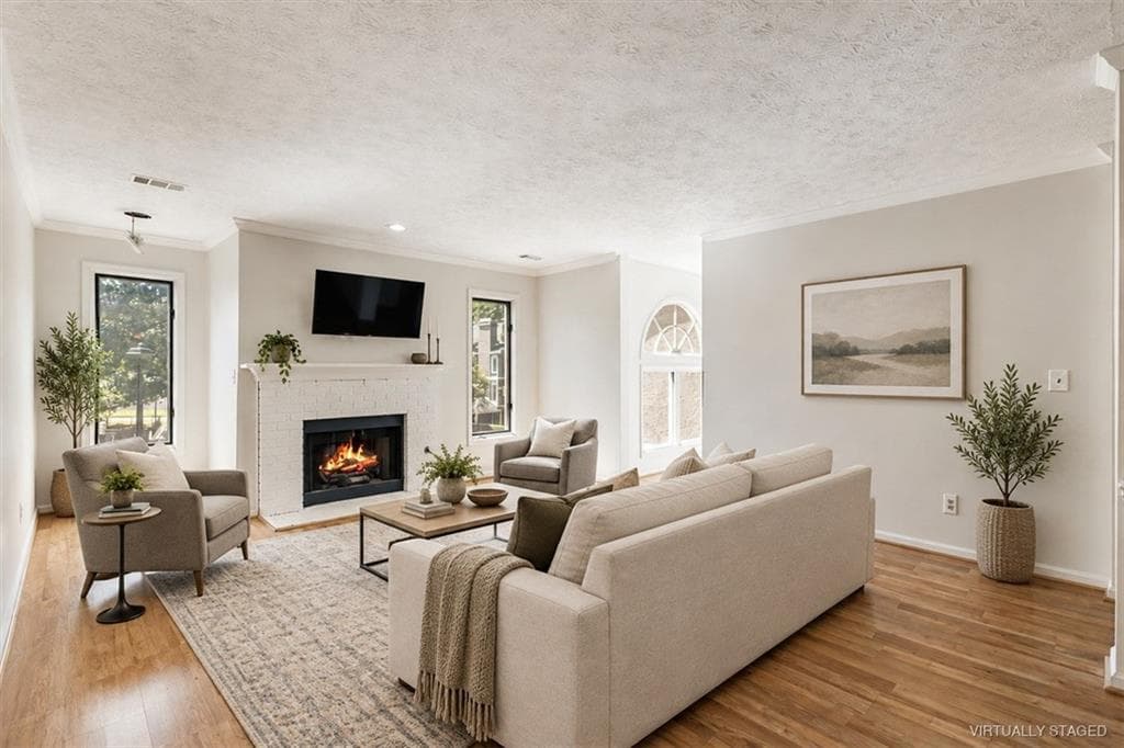 2 bedroom, 2 bathroom, 1,450 sq ft condominium for sale at 18 Normandy Court, Atlanta, GA 30324 — photo 2