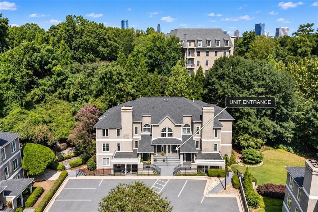 2 bedroom, 2 bathroom, 1,450 sq ft condominium for sale at 18 Normandy Court, Atlanta, GA 30324 — photo 6
