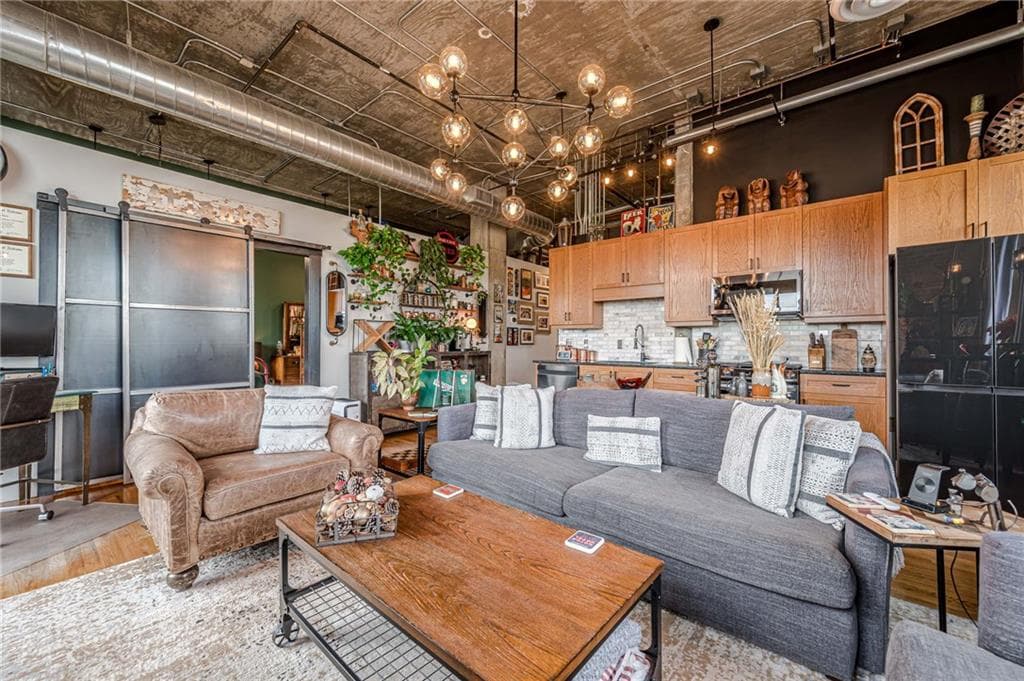 2 bedroom, 2 bathroom, 1,125 sq ft condominium for sale at 3235 Roswell Road 819, Atlanta, GA 30305 — photo 8