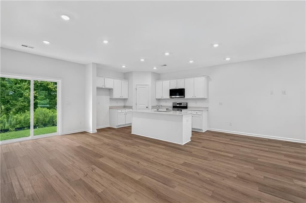 4 bedroom, 4 bathroom, 2,023 sq ft single family residence for sale at 73 Sea Grove Drive, Rome, GA 30161 — photo 3