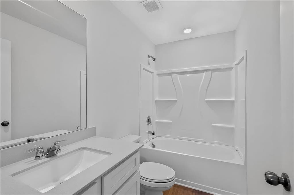 4 bedroom, 4 bathroom, 2,023 sq ft single family residence for sale at 73 Sea Grove Drive, Rome, GA 30161 — photo 4