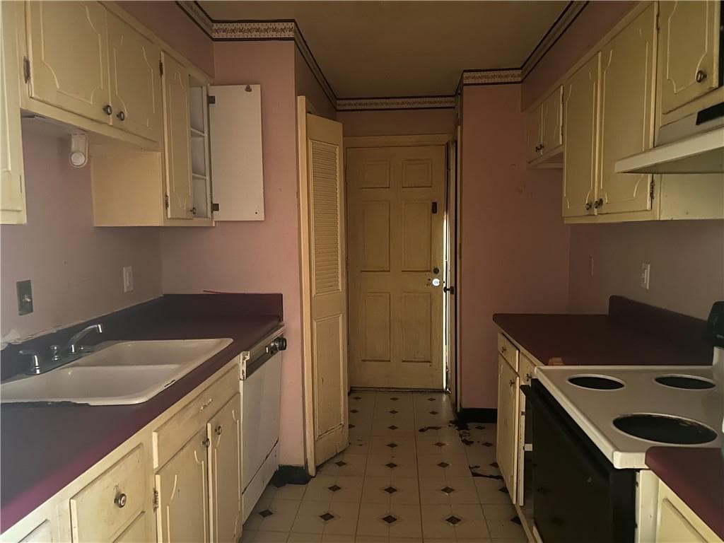 2 bedroom, 2 bathroom, 1,376 sq ft condominium for sale at 50 Le Parc Fontaine, Lithonia, GA 30038 — photo 4