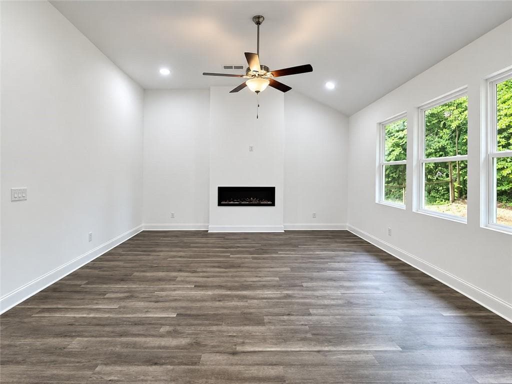 3 bedroom, 2 bathroom, 1,742 sq ft single family residence for sale at 1850 W Mcintosh Road, Griffin, GA 30223 — photo 3