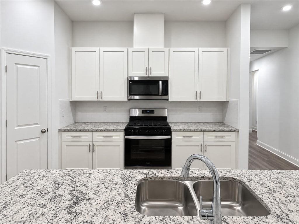3 bedroom, 2 bathroom, 1,742 sq ft single family residence for sale at 1850 W Mcintosh Road, Griffin, GA 30223 — photo 5