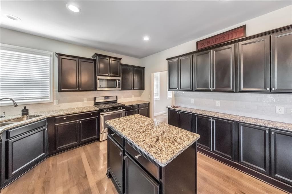 5 bedroom, 3 bathroom, 2,858 sq ft single family residence for sale at 2734 Double Iron Drive, Austell, GA 30106 — photo 2