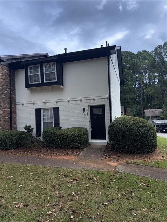 3 bedroom, 2 bathroom, 1,260 sq ft townhouse for sale at 621 Garden Walk Drive, Stone Mountain, GA 30083