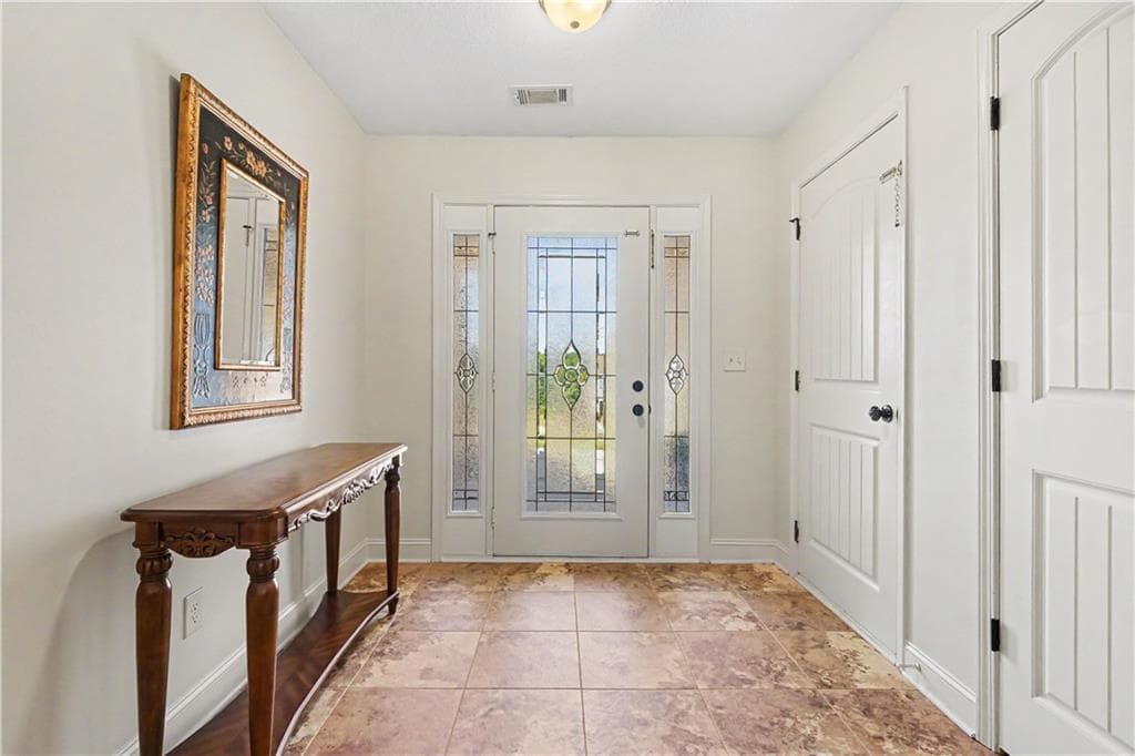 4 bedroom, 3 bathroom, 2,272 sq ft single family residence under contract at 810 Brandon Drive, Winder, GA 30680 — photo 6