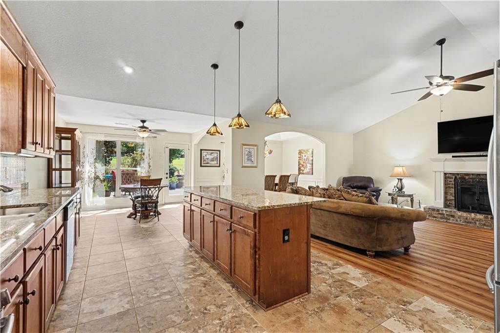 4 bedroom, 3 bathroom, 2,272 sq ft single family residence under contract at 810 Brandon Drive, Winder, GA 30680 — photo 9