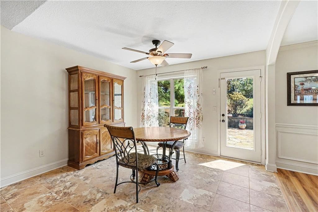 4 bedroom, 3 bathroom, 2,272 sq ft single family residence under contract at 810 Brandon Drive, Winder, GA 30680 — photo 10