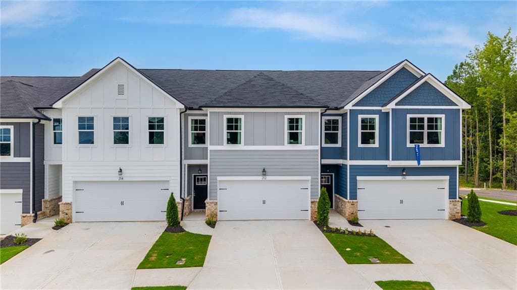 3 bedroom, 3 bathroom, 1,736 sq ft townhouse for sale at 2750 Willowtree Circle 12, Kennesaw, GA 30144