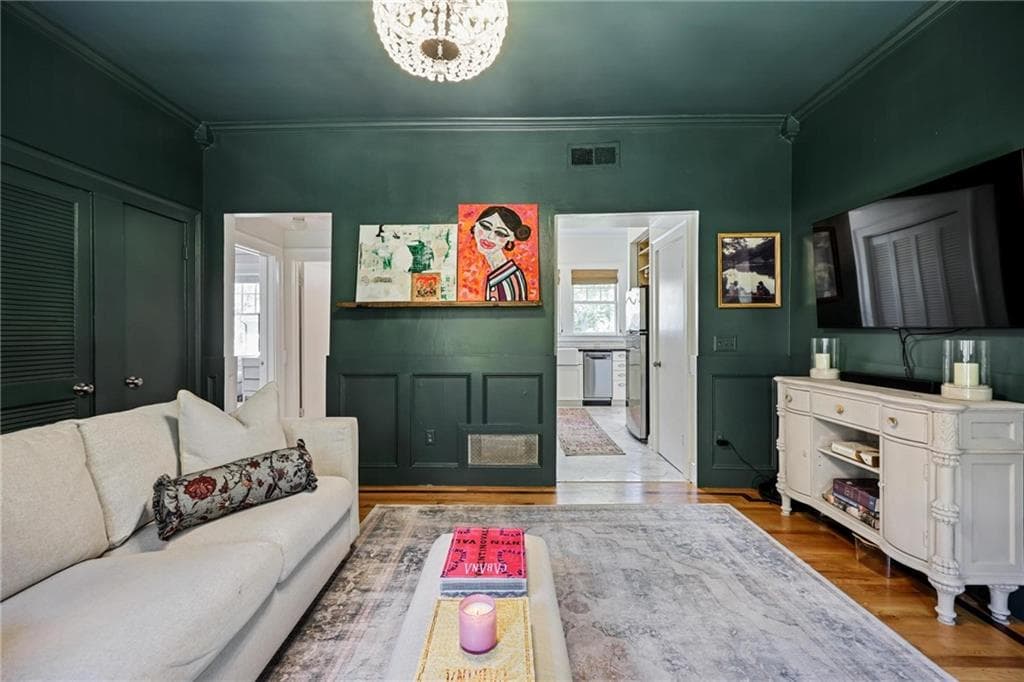 1 bedroom, 1 bathroom, 728 sq ft condominium for sale at 907 Piedmont Avenue 11, Atlanta, GA 30309 — photo 2