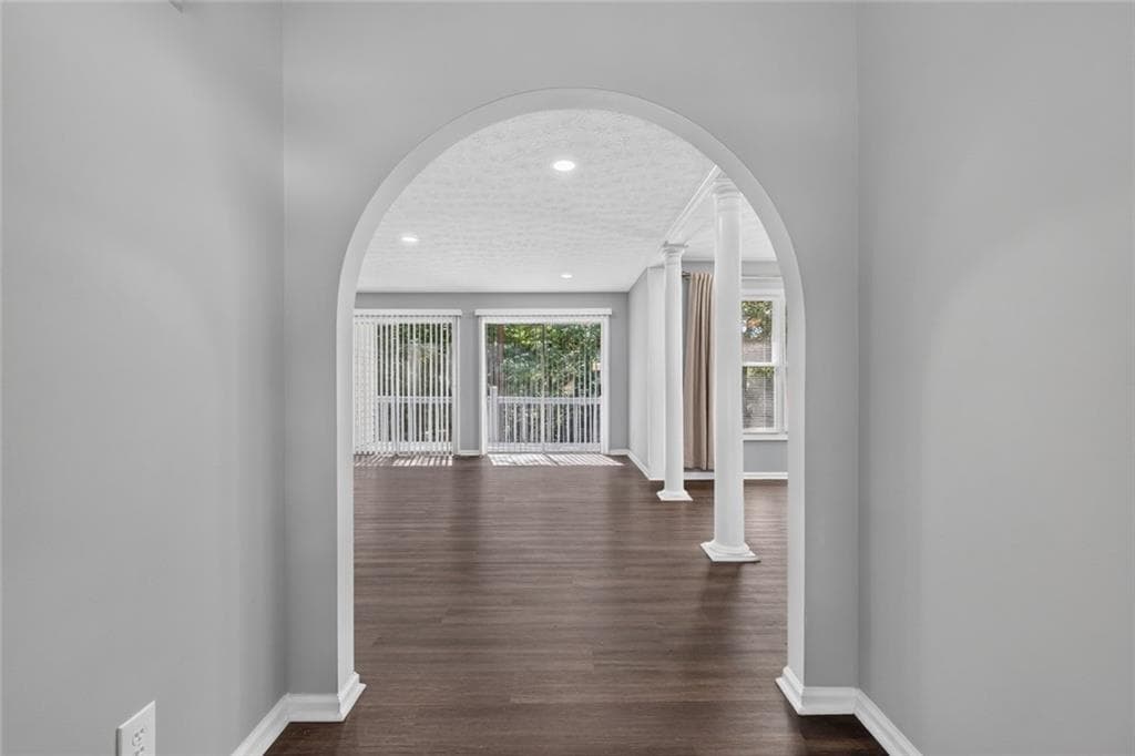 3 bedroom, 2 bathroom, 1,268 sq ft single family residence for sale at 938 Charleston Court, Gainesville, GA 30501 — photo 4