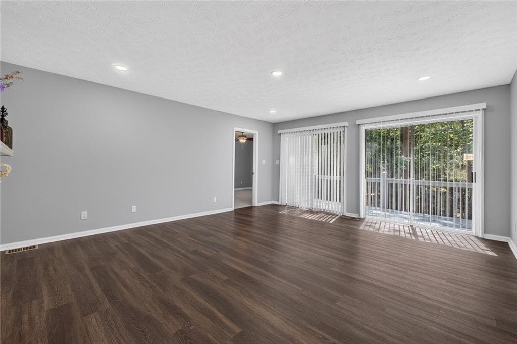 3 bedroom, 2 bathroom, 1,268 sq ft single family residence for sale at 938 Charleston Court, Gainesville, GA 30501 — photo 5
