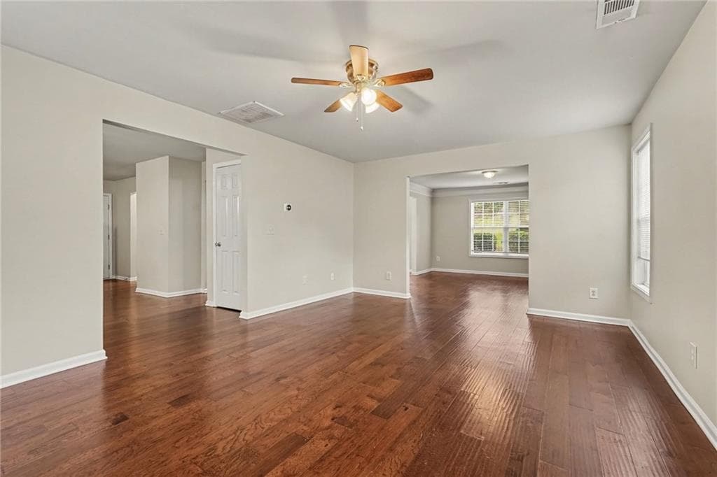 4 bedroom, 3 bathroom, 2,412 sq ft single family residence for sale at 3726 Campbell Creek Circle, Snellville, GA 30039 — photo 8