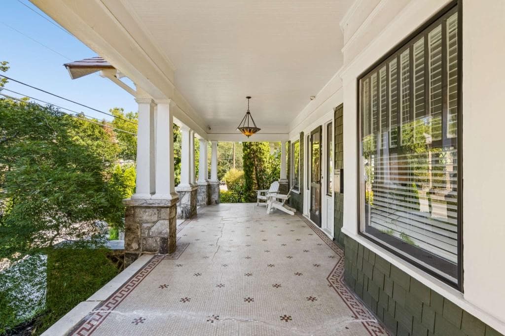 3 bedroom, 2 bathroom, 1,950 sq ft single family residence for sale at 795 Monroe Drive, Atlanta, GA 30308 — photo 3