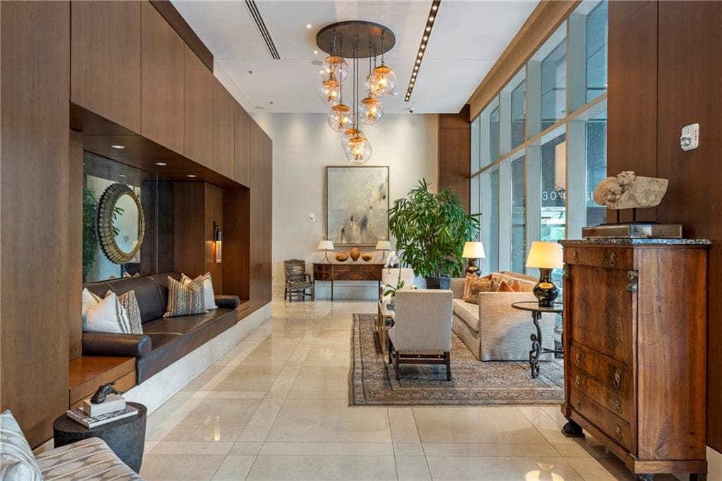 1 bedroom, 2 bathroom, 995 sq ft condominium for sale at 3630 Peachtree Road 2409, Atlanta, GA 30326 — photo 2