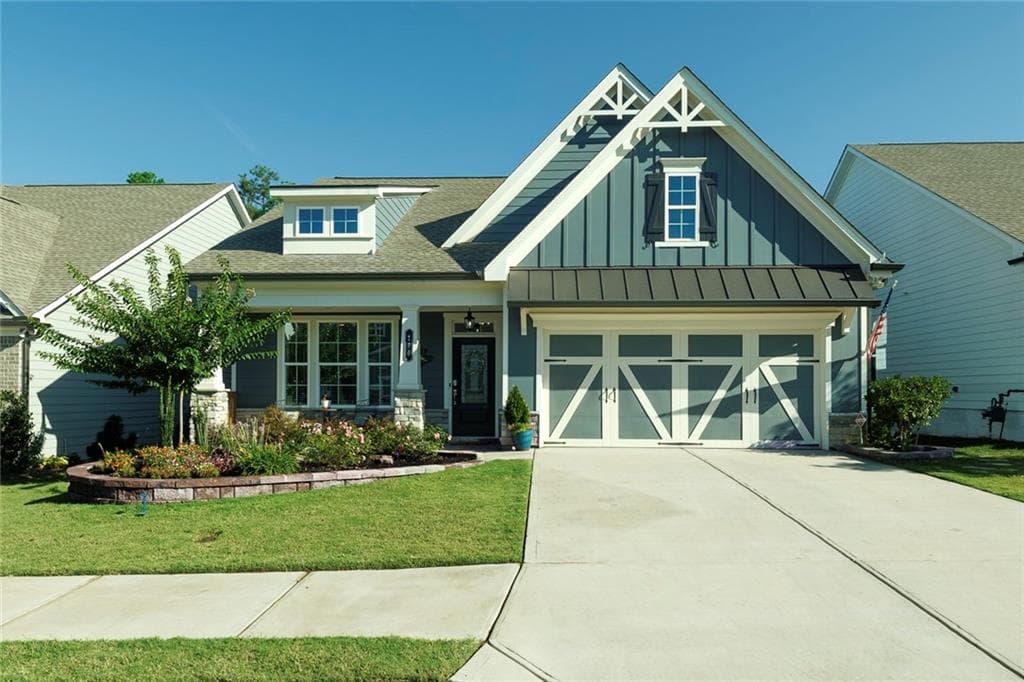 3 bedroom, 3 bathroom, 2,954 sq ft home for sale at 196 Hickory Bluffs Parkway, Canton, GA