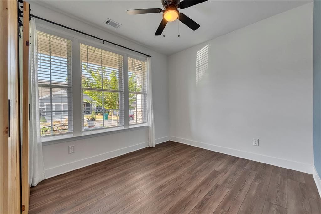 3 bedroom, 3 bathroom, 2,954 sq ft single family residence for sale at 196 Hickory Bluffs Parkway, Canton, GA 30114 — photo 4