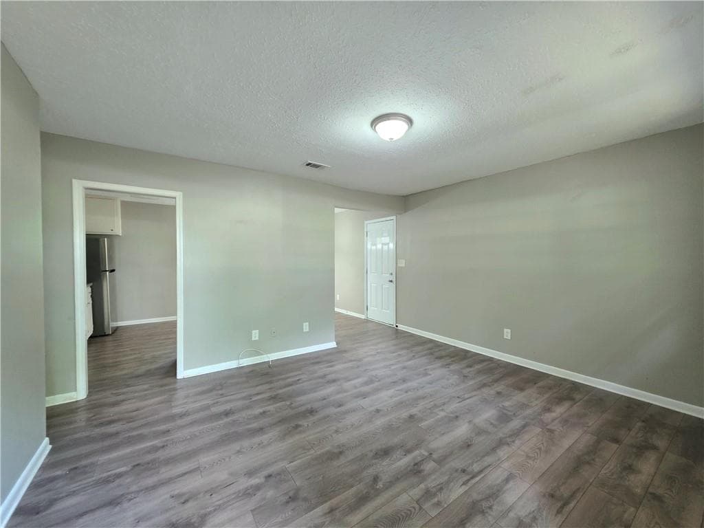 3 bedroom, 1 bathroom, 1,000 sq ft single family residence for rent at 3460 Meadowview Drive, Lithia Springs, GA 30122 for $1,500 a month — photo 3