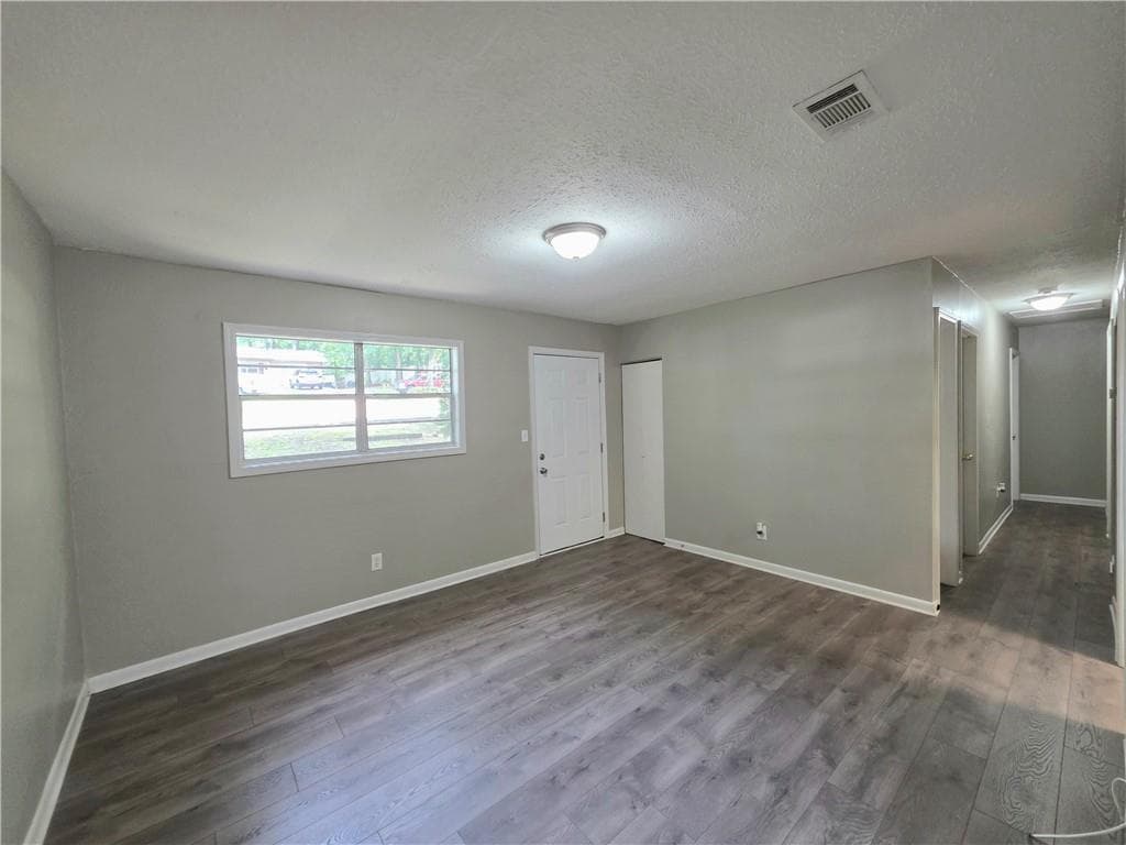 3 bedroom, 1 bathroom, 1,000 sq ft single family residence for rent at 3460 Meadowview Drive, Lithia Springs, GA 30122 for $1,500 a month — photo 4