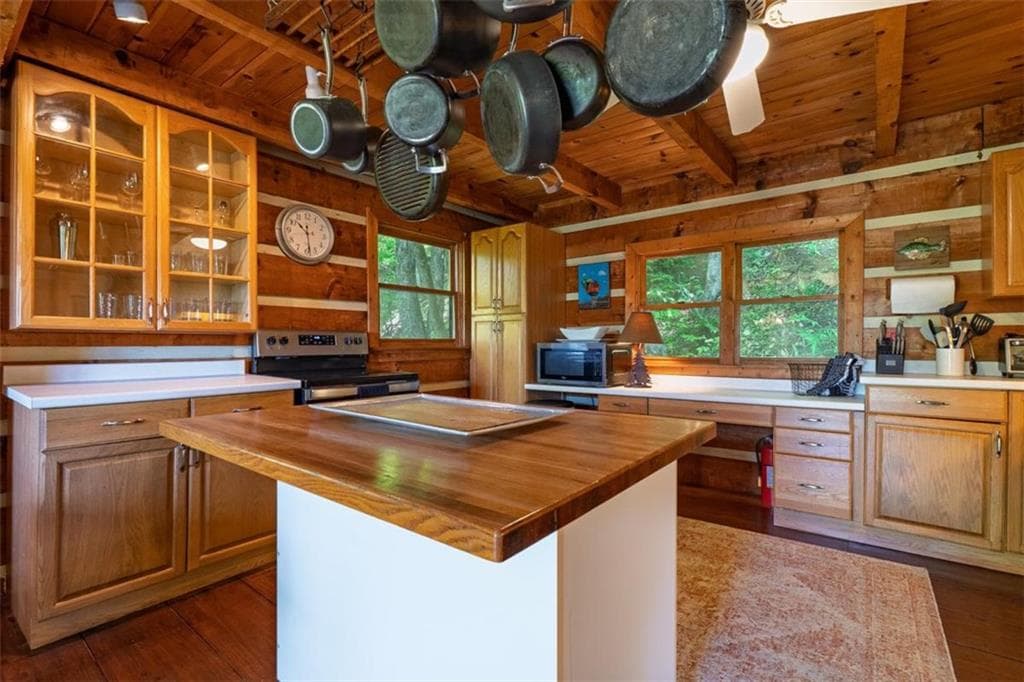 2 bedroom, 3 bathroom, 2,284 sq ft single family residence for sale at 1049 Rockwater Road, Ellijay, GA 30536 — photo 9