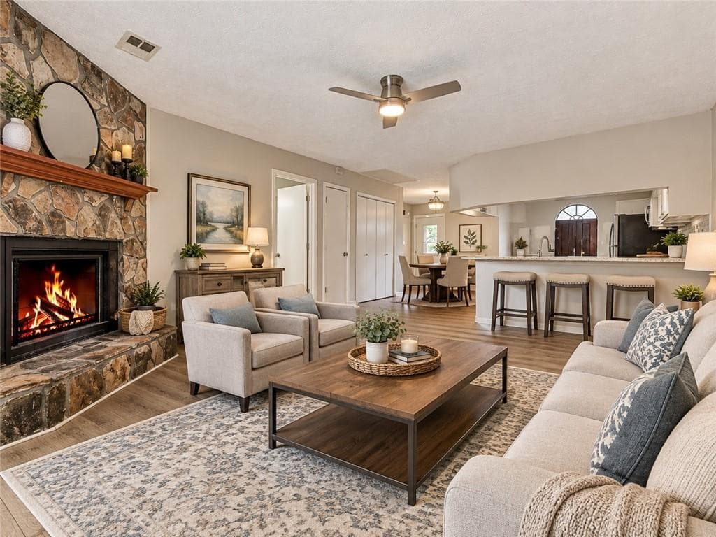2 bedroom, 2 bathroom, 1,182 sq ft townhouse under contract at 1918 Cornell Way, Morrow, GA 30260 — photo 3