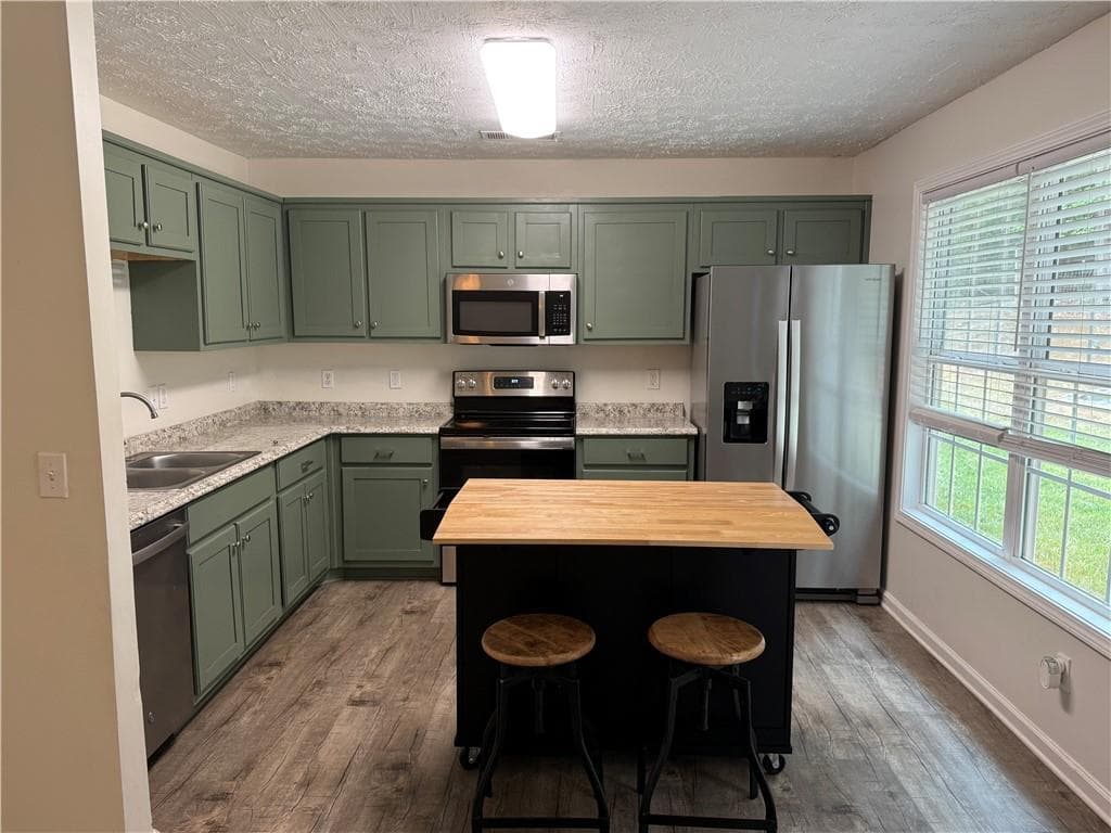 3 bedroom, 2 bathroom, 1,660 sq ft single family residence for sale at 1201 Oakland Drive, Monroe, GA 30655 — photo 6