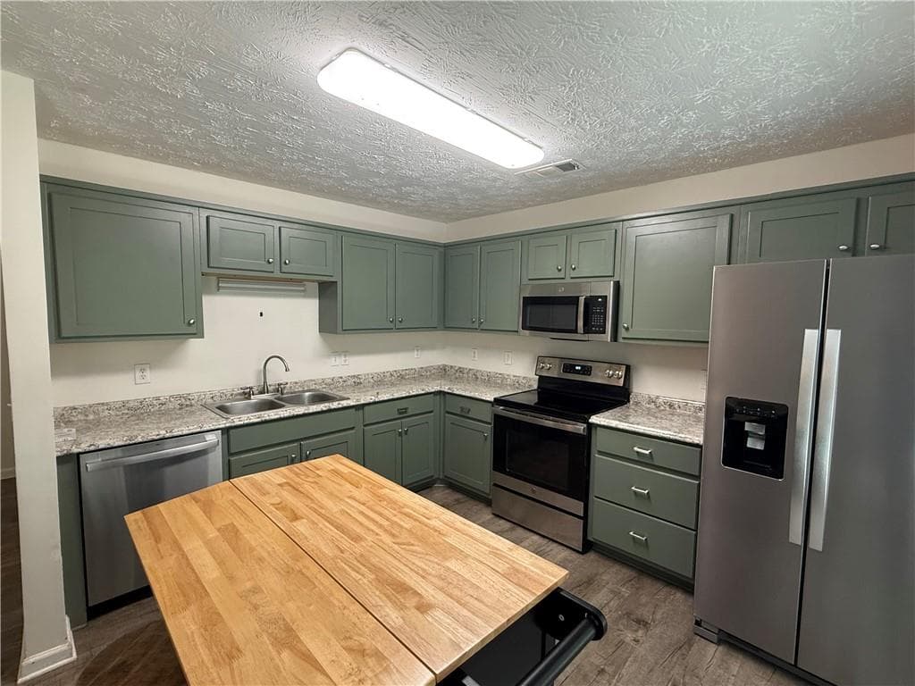 3 bedroom, 2 bathroom, 1,660 sq ft single family residence for sale at 1201 Oakland Drive, Monroe, GA 30655 — photo 7