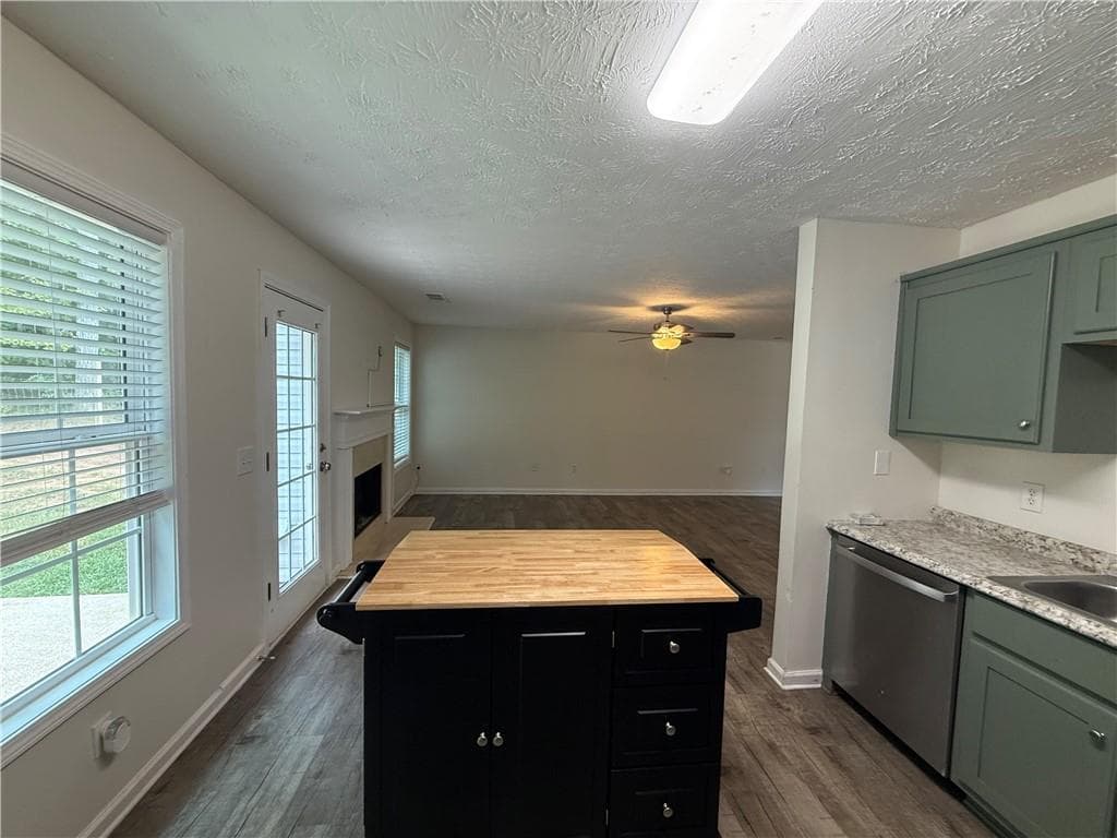 3 bedroom, 2 bathroom, 1,660 sq ft single family residence for sale at 1201 Oakland Drive, Monroe, GA 30655 — photo 8