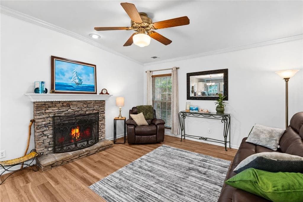 4 bedroom, 3 bathroom, 2,977 sq ft single family residence for sale at 1350 Gran Forest Drive, Cumming, GA 30041 — photo 8