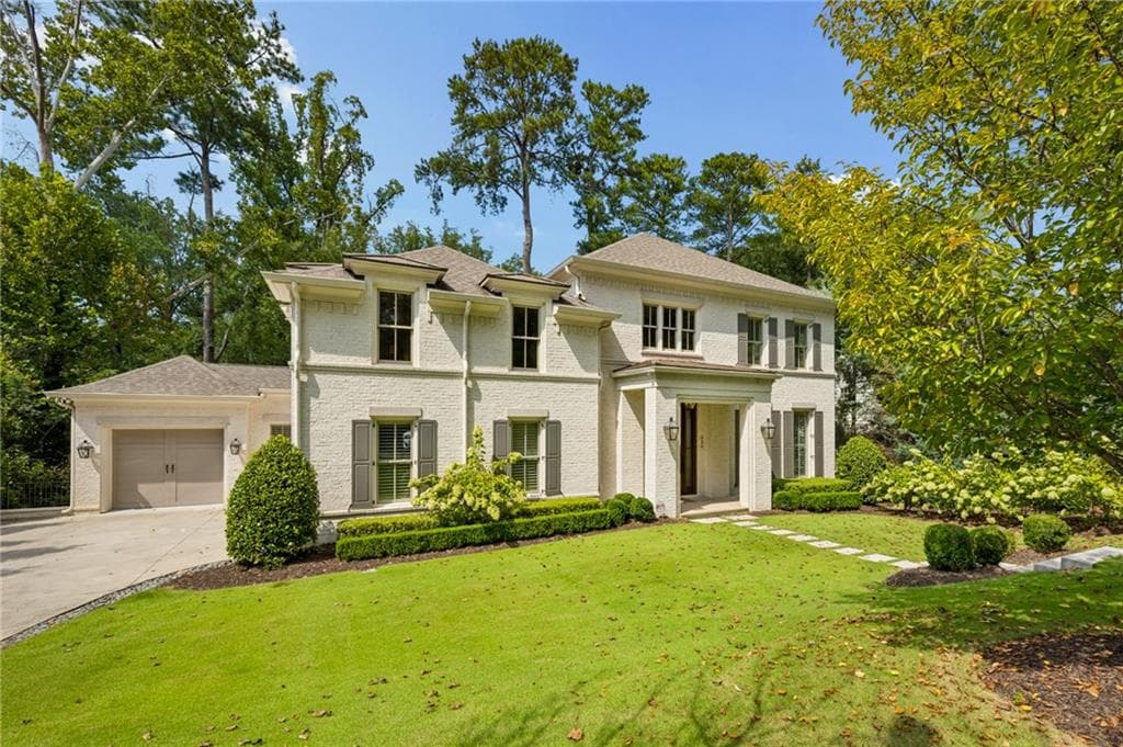 4 bedroom, 6 bathroom, 5,140 sq ft single family residence for sale at 934 Winall Down Road, Atlanta, GA 30319 — photo 2