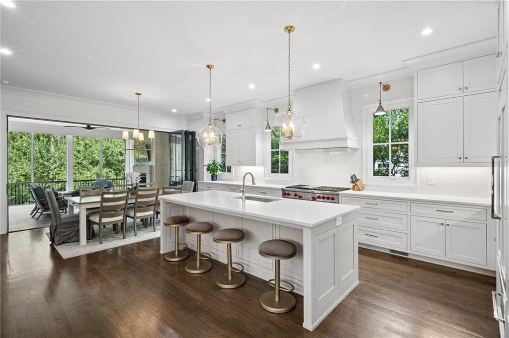 4 bedroom, 6 bathroom, 5,140 sq ft single family residence for sale at 934 Winall Down Road, Atlanta, GA 30319 — photo 3