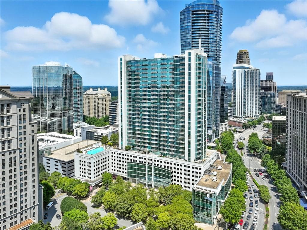 1 bedroom, 1 bathroom, 783 sq ft condominium for sale at 3324 Peachtree Road 1712, Atlanta, GA 30326